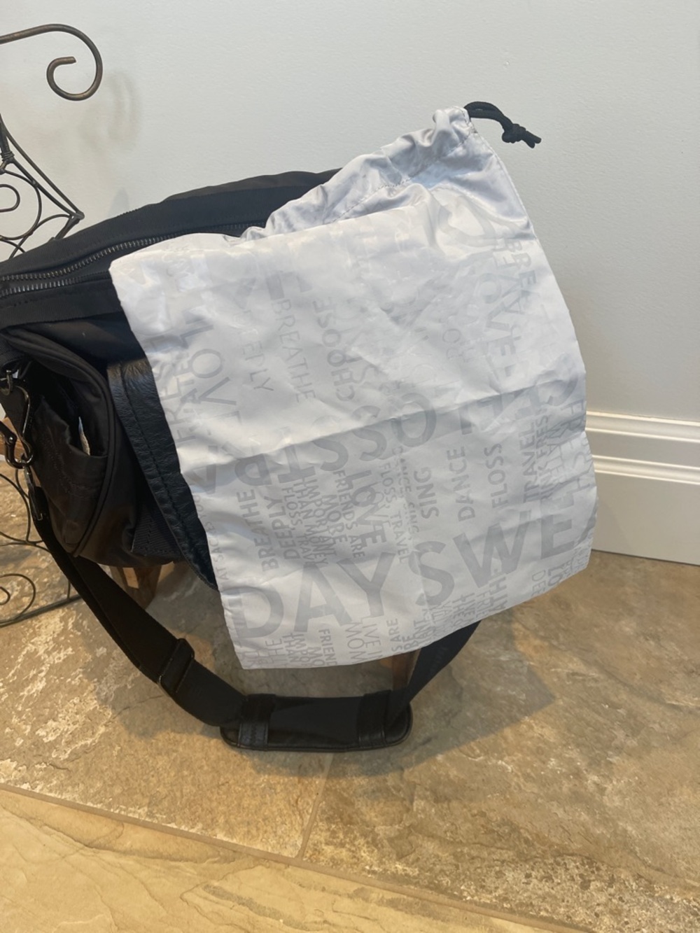 Lululemon DTB Duffel - Picture 6 of 13